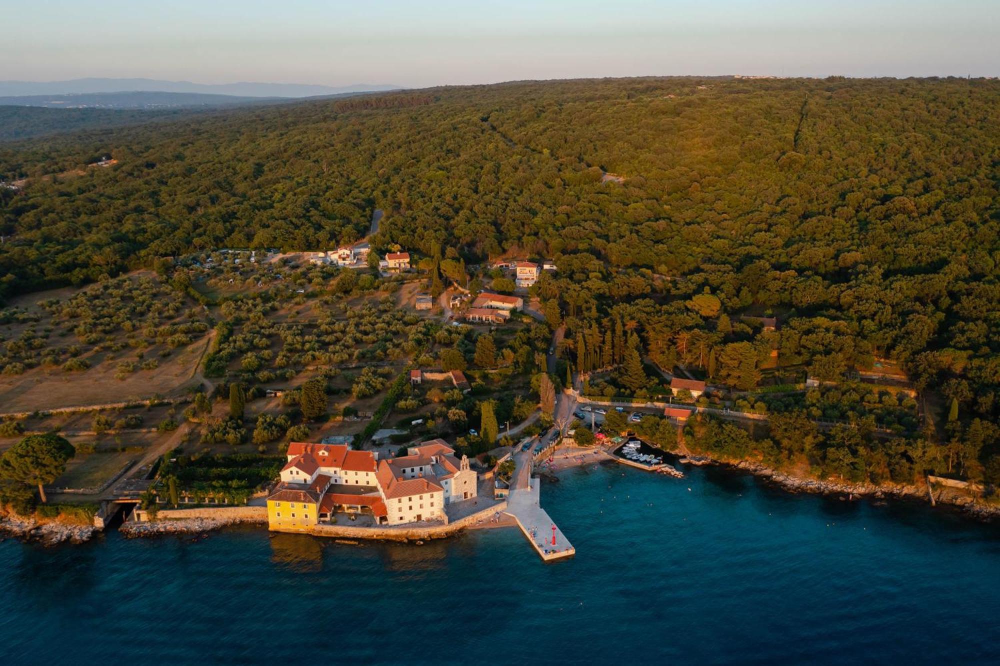 Villa Sara - Perfect Family Holiday Brzac Экстерьер фото
