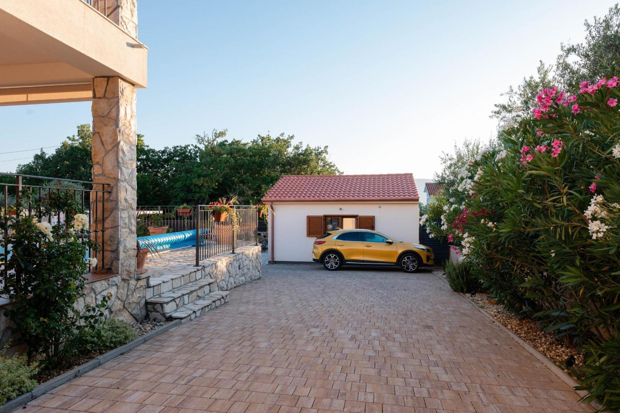 Villa Sara - Perfect Family Holiday Brzac Экстерьер фото