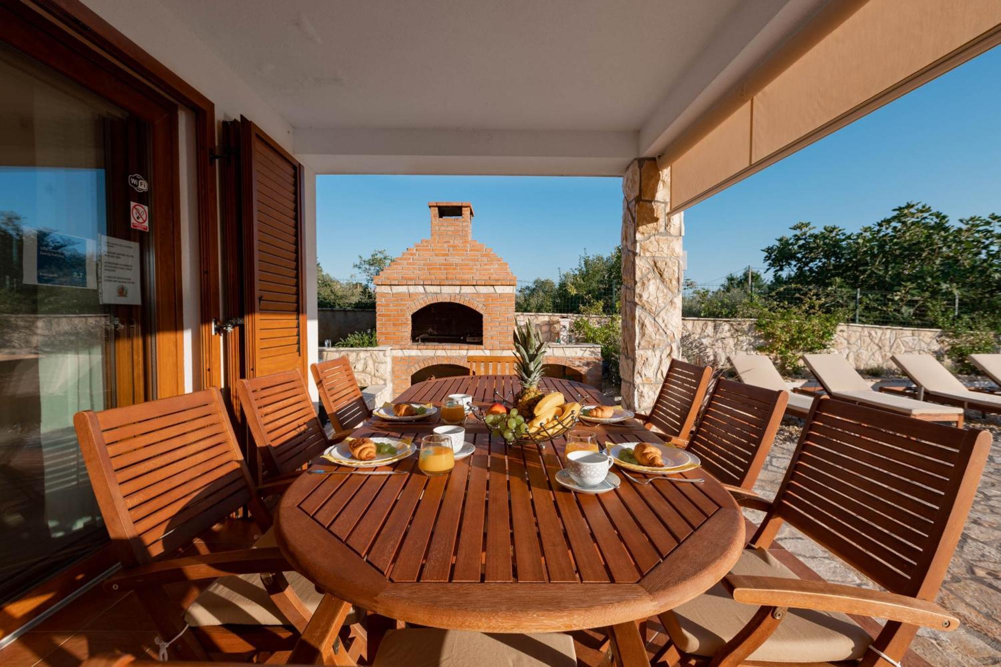 Villa Sara - Perfect Family Holiday Brzac Экстерьер фото