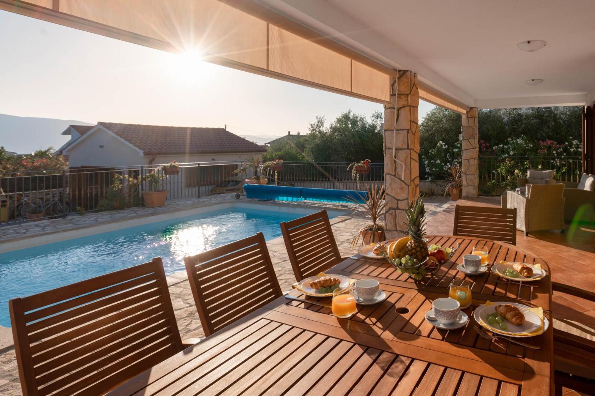 Villa Sara - Perfect Family Holiday Brzac Экстерьер фото