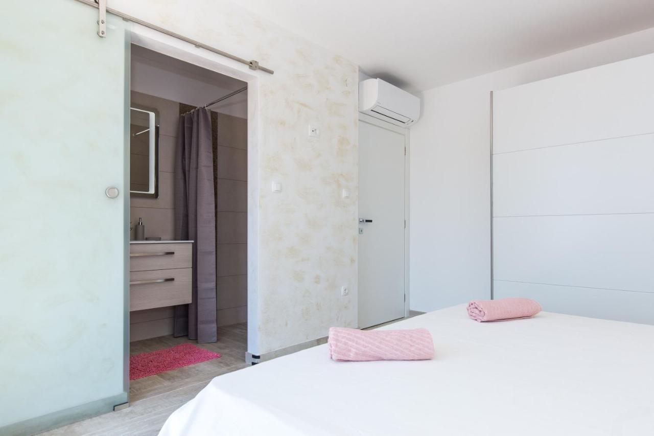 Villa Sara - Perfect Family Holiday Brzac Экстерьер фото